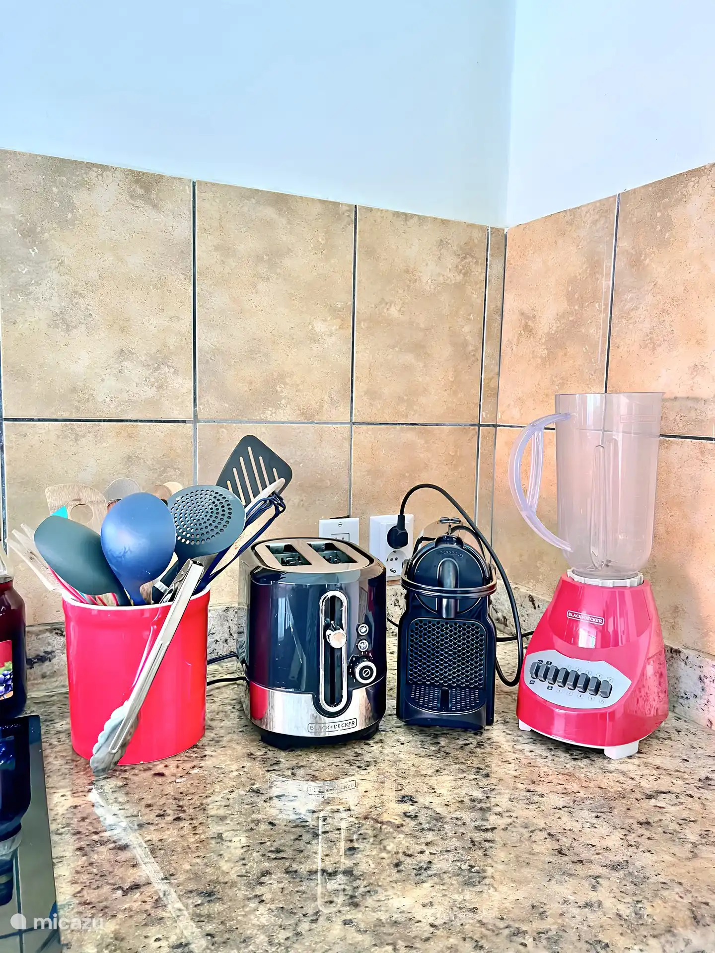 Machine Nespresso et grille-pain