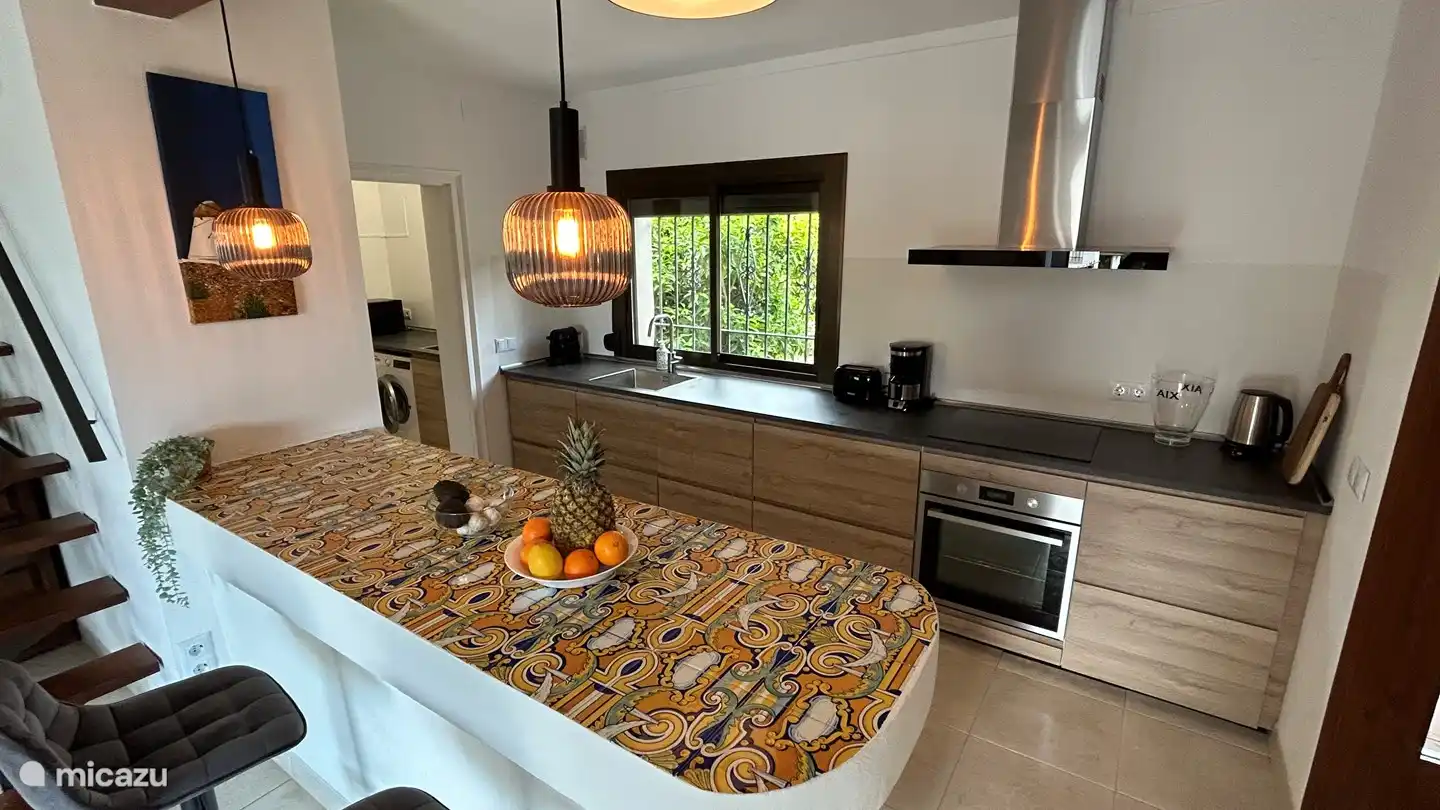 Modern complete kitchen