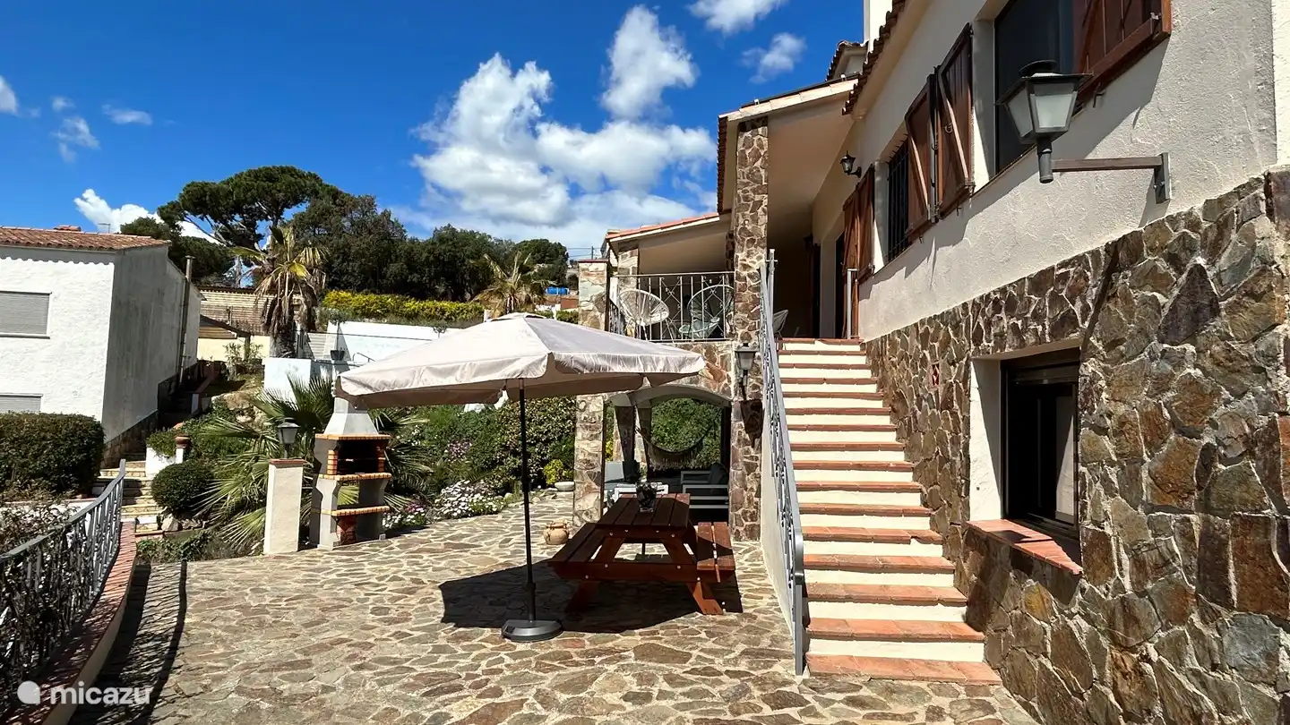 Barbecue and lounge terrace