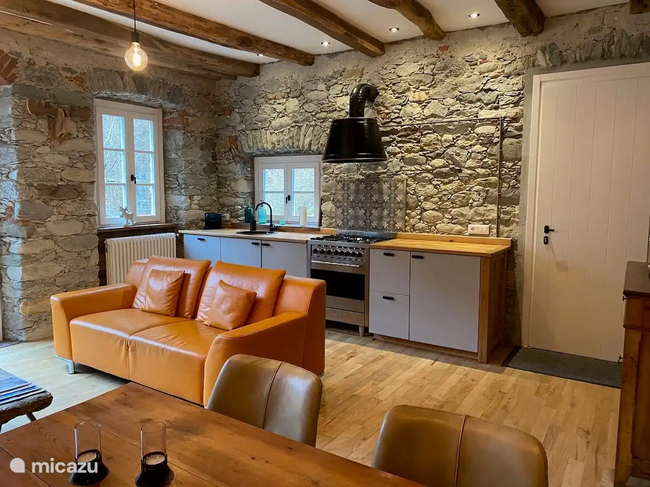 Compleet ingerichte keuken
