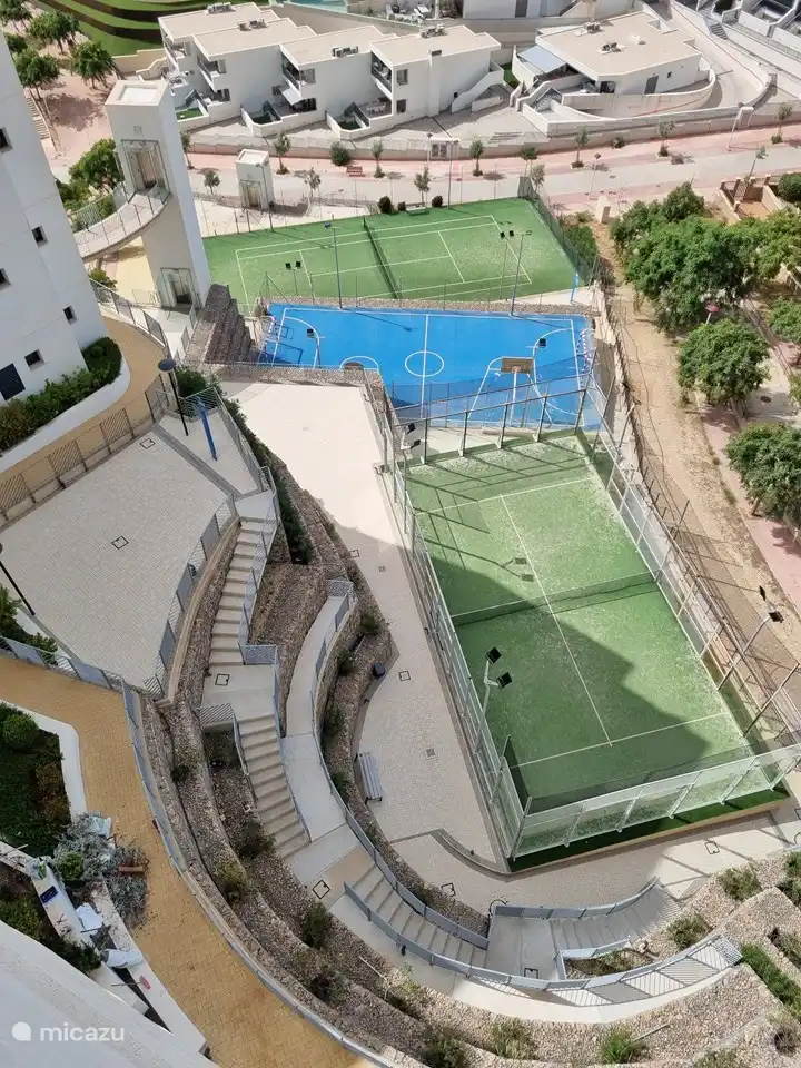 Padel, multi-sport &amp;amp; tennis court
