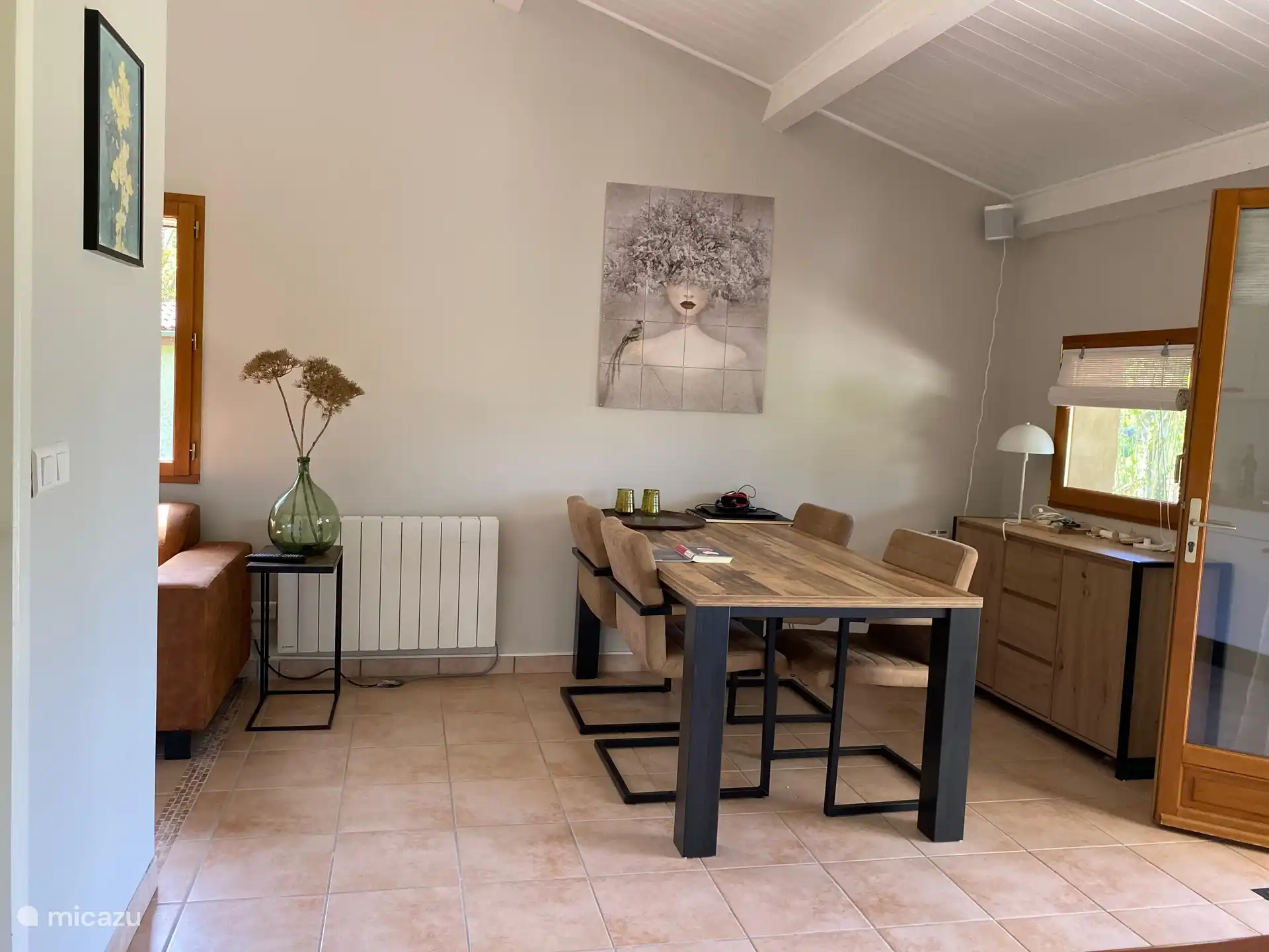 großzügiger Essbereich