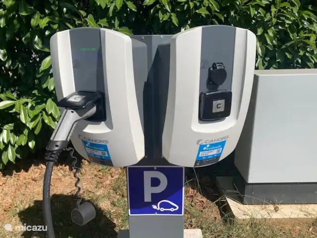 Location de Vacances France, Lot, Gourdon, gîte / cottage - Belle maison de vacances en Dordogne/Lot La borne de recharge fonctionne également avec les cartes de carburant néerlandaises (par exemple Shell Recharge)