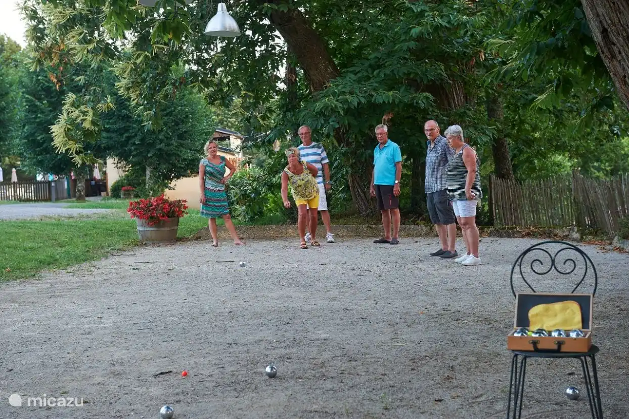 Jeu de boules - das Spiel für Leute mit Stahlbällen!