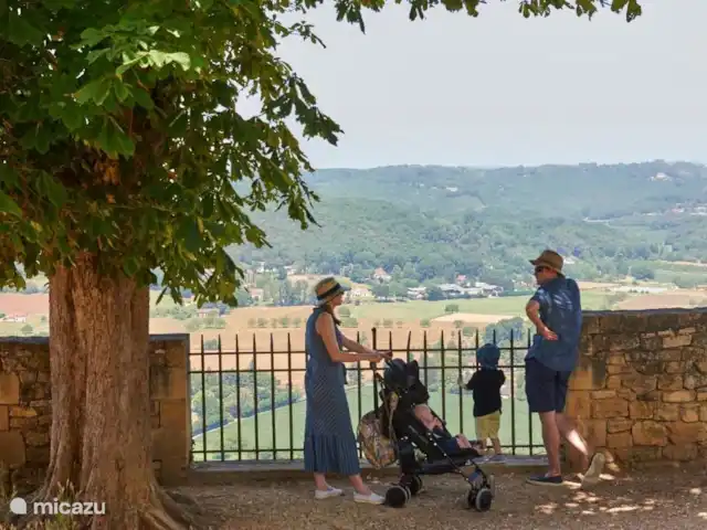 Location de Vacances France, Lot, Gourdon, gîte / cottage - Belle maison de vacances en Dordogne/Lot vue sur la rivière Dordogne depuis Domme
