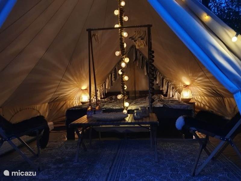 Casa vacacional Francia, Puy-de-Dôme, Gouttières Camping con glamour/Yurta/Tienda safari Bell-tent l'Aigle ( 4 pers )