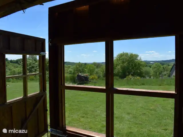 Tente cloche l’Aigle ( 2/4 pers ) | France, Puy-de-Dôme, Gouttières - glamping / tente safari / yourte Vue de la cuisine couverte
