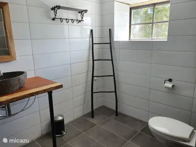Tente cloche l’Aigle ( 2/4 pers ) | France, Puy-de-Dôme, Gouttières - glamping / tente safari / yourte Nouvelle plomberie dans la grange