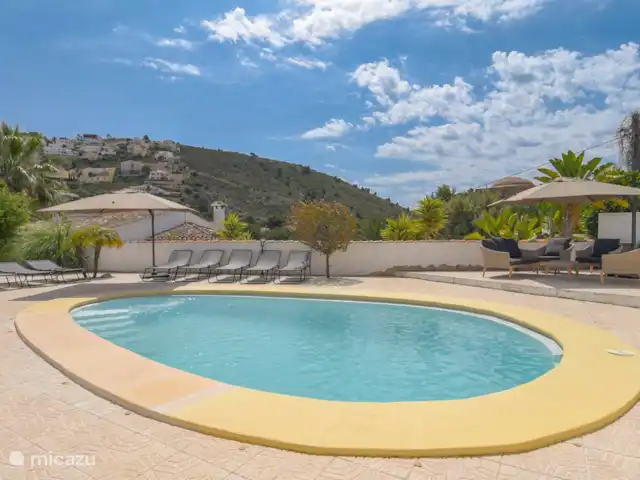 Casa Buenos Tiempos | Espagne, Costa Blanca, Moraira - villa Piscine profonde et spacieuse avec un large escalier confortable.