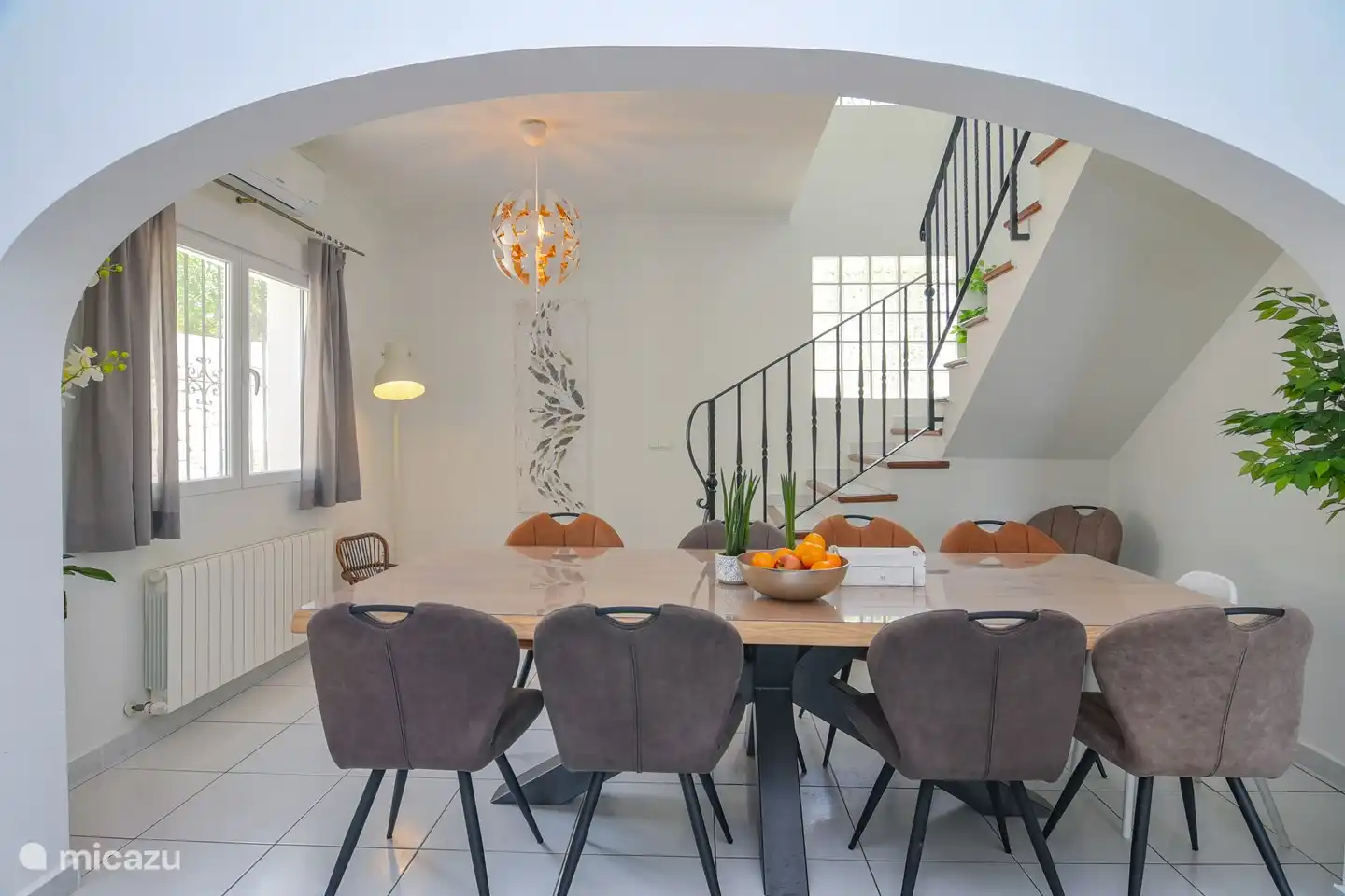 Spacious table that can seat ten people.