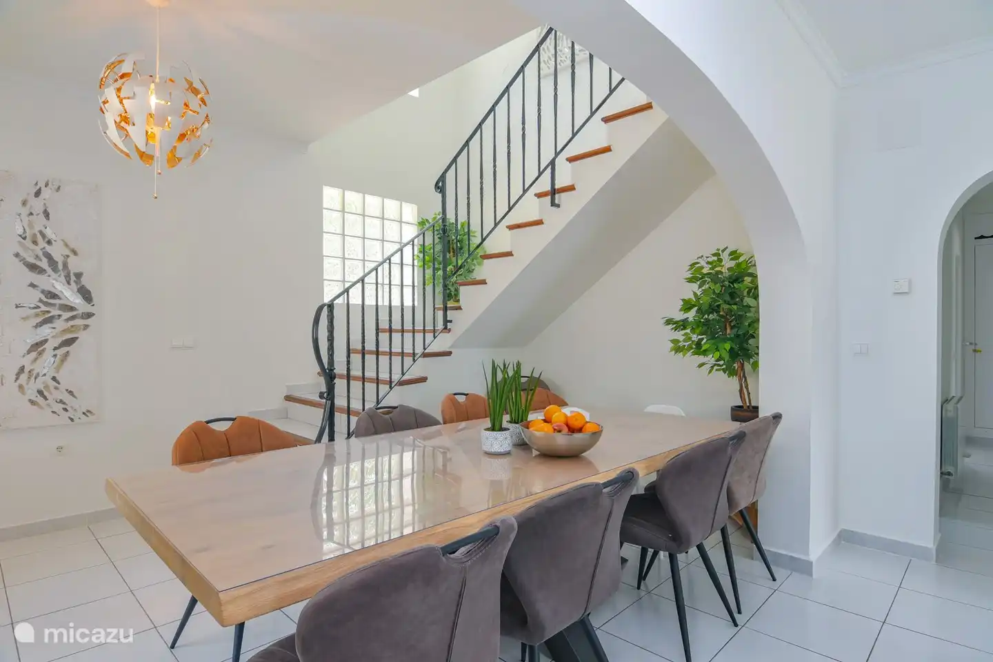 Spacious table that can seat ten people.