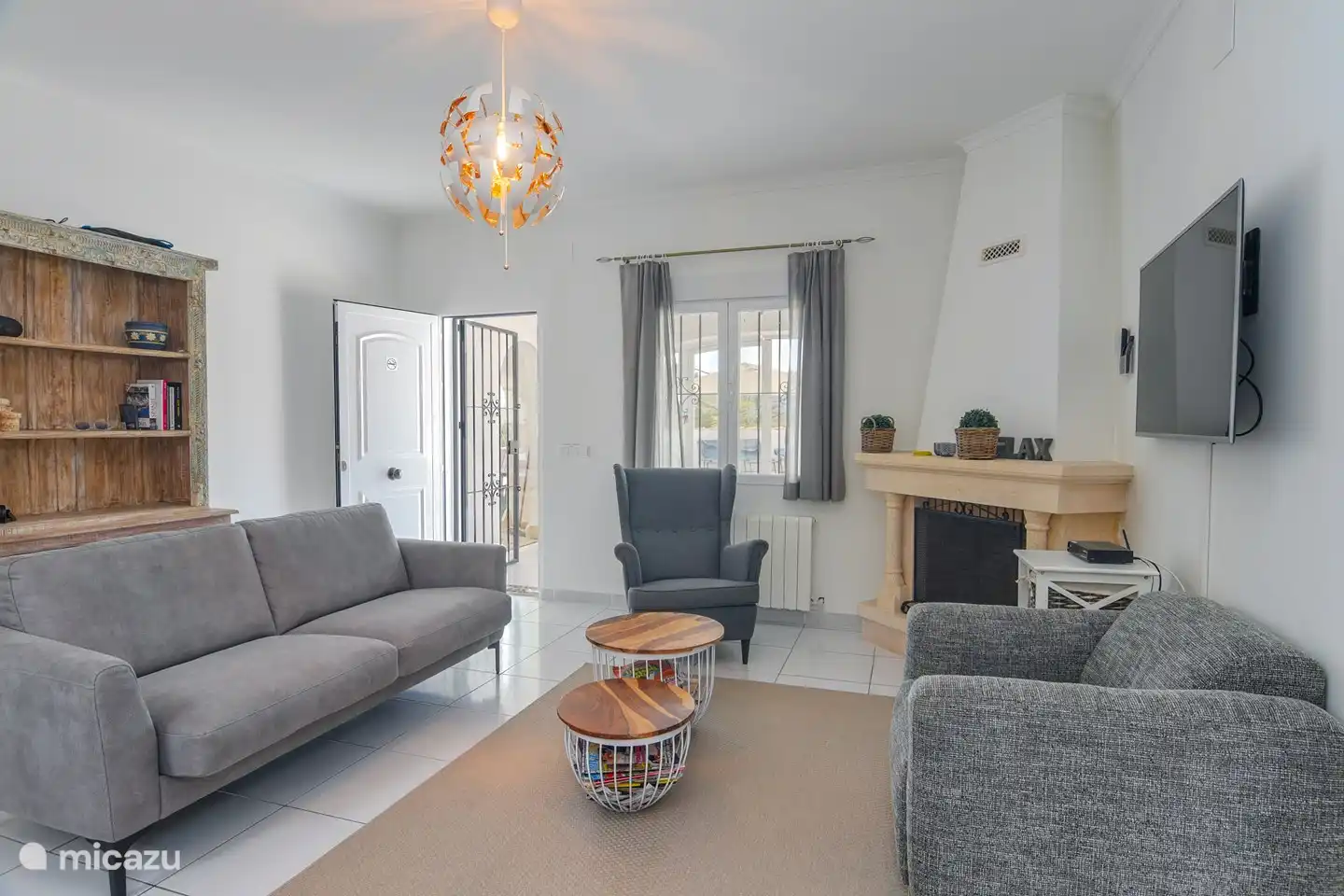 Living room with smart TV incl. Netflix and wireless internet.