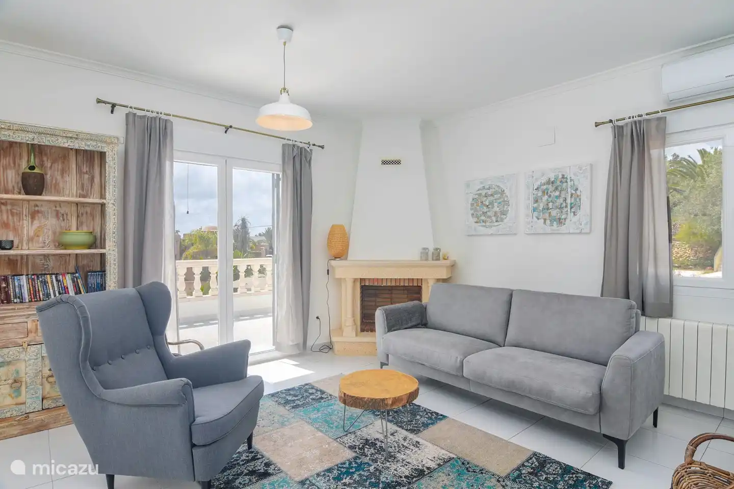 Second living room on the first floor. There is also a sofa bed here. There is a smart TV and internet.