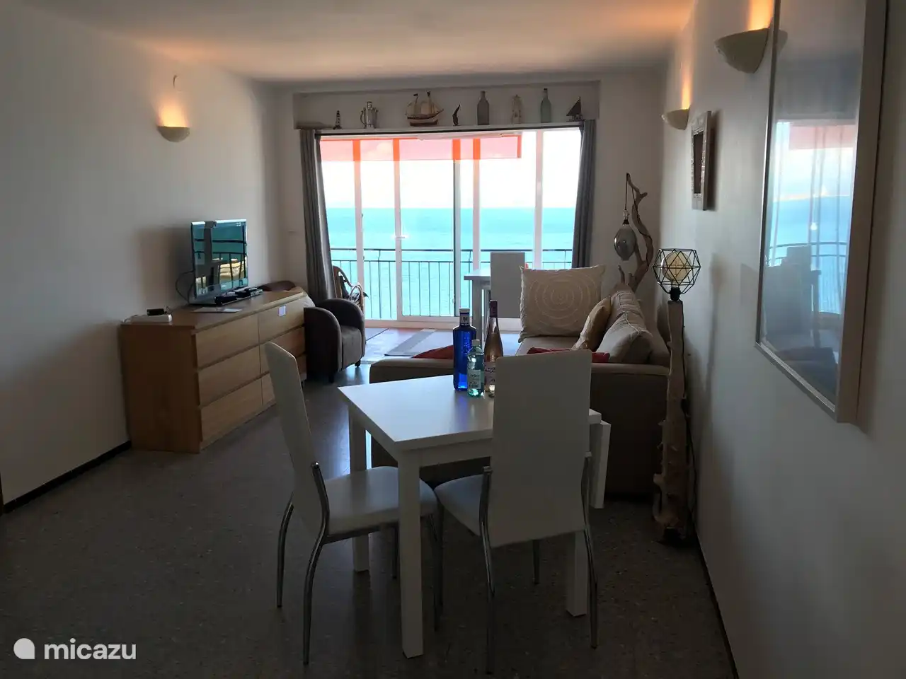 Entspannen Sie sich auf der Couch oder im Sessel