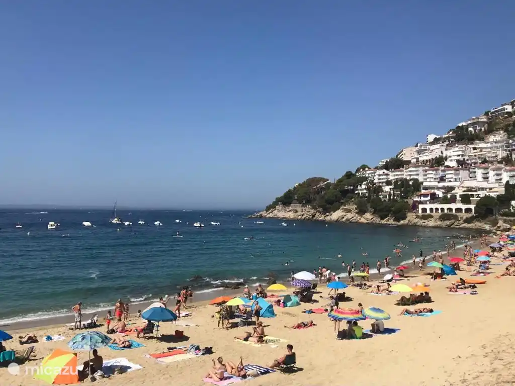 Platja Canyelles, eine Bucht hinter dem Leuchtturm