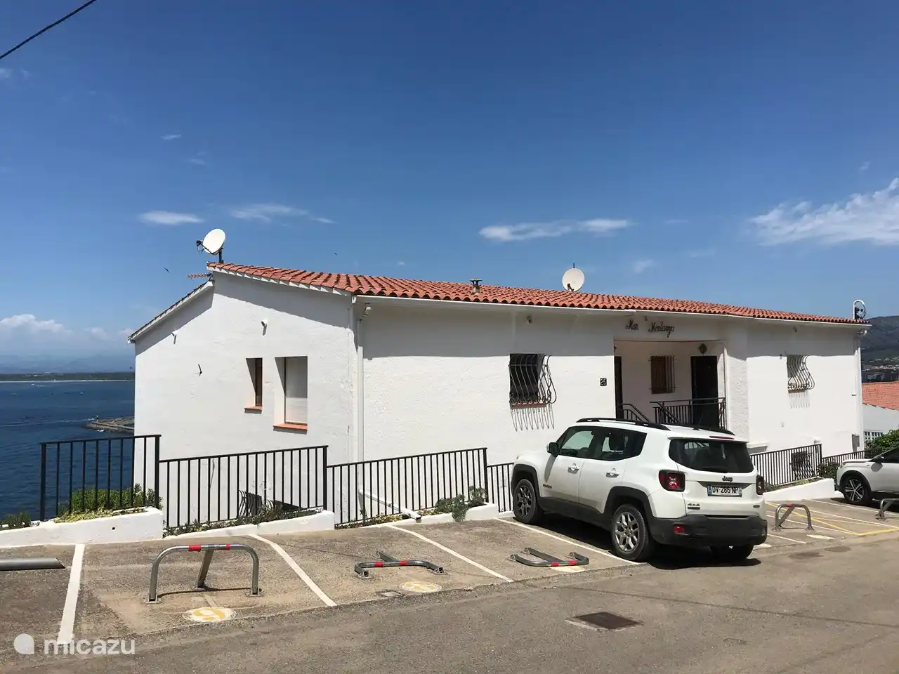 Privater Parkplatz vor der Tür 