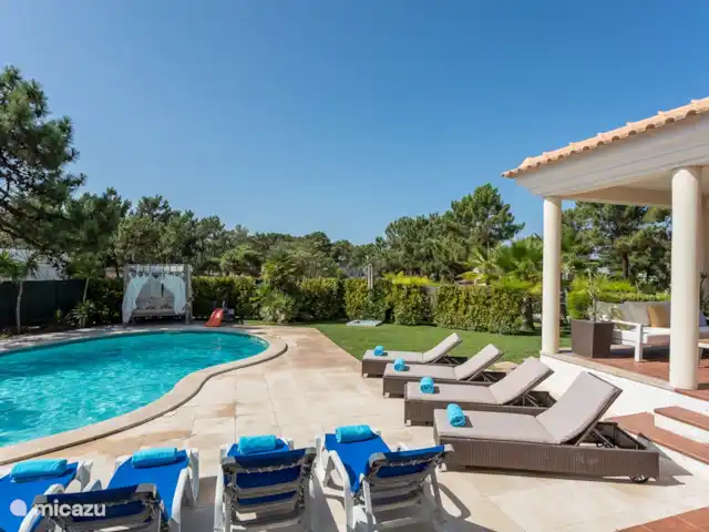 Villa Amalia | Portugal, Setúbal, Grandola - villa chaises longues