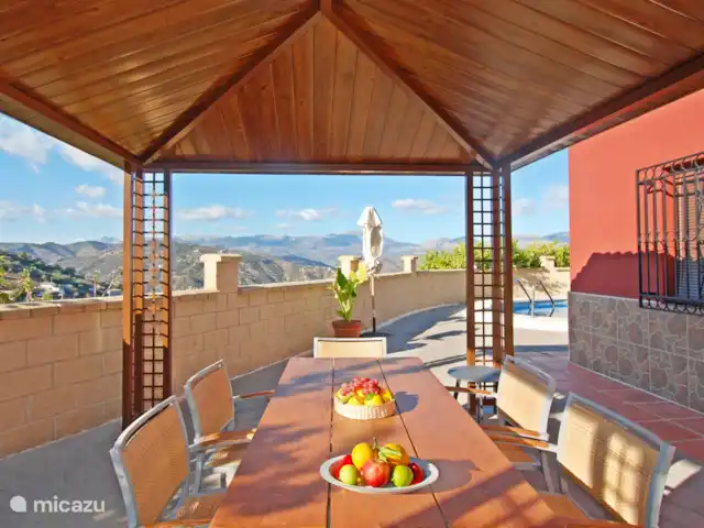 villa en España, Costa del Sol, Comares – villa el deseo Cena 'al fresco'.