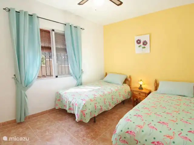 villa en España, Costa del Sol, Comares – villa el deseo El segundo dormitorio tiene 2 camas individuales y aire acondicionado.