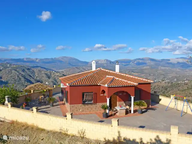 villa en España, Costa del Sol, Comares – villa el deseo La hermosa Sierra Tejada a lo lejos.