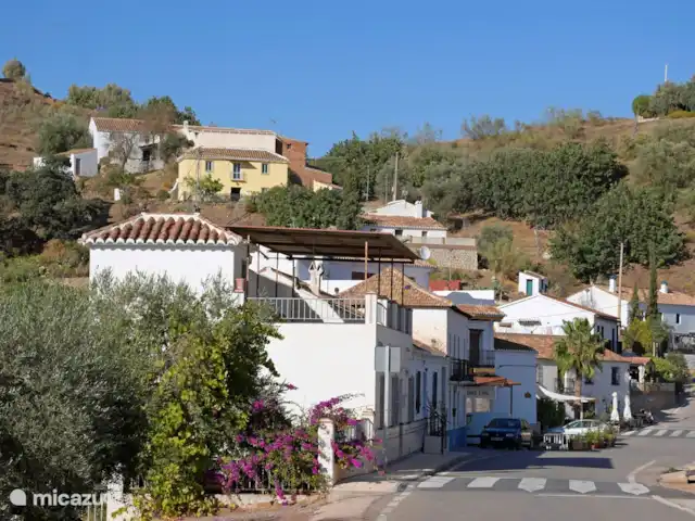 villa en España, Costa del Sol, Comares – villa el deseo La acogedora aldea de Los Ventorros con algunos bares / restaurantes típicos se encuentra a poca distancia de la casa.