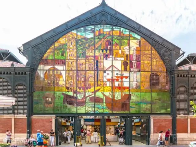 villa en España, Costa del Sol, Comares – villa el deseo El famoso mercado de Atarazana en Málaga. Aquí se pueden ver, oler y degustar las especialidades de Andalucía.
