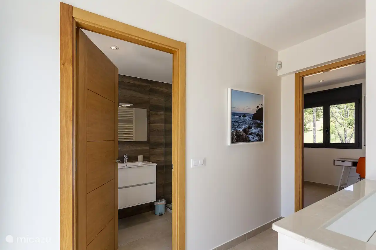 Salle de bain à l'étage