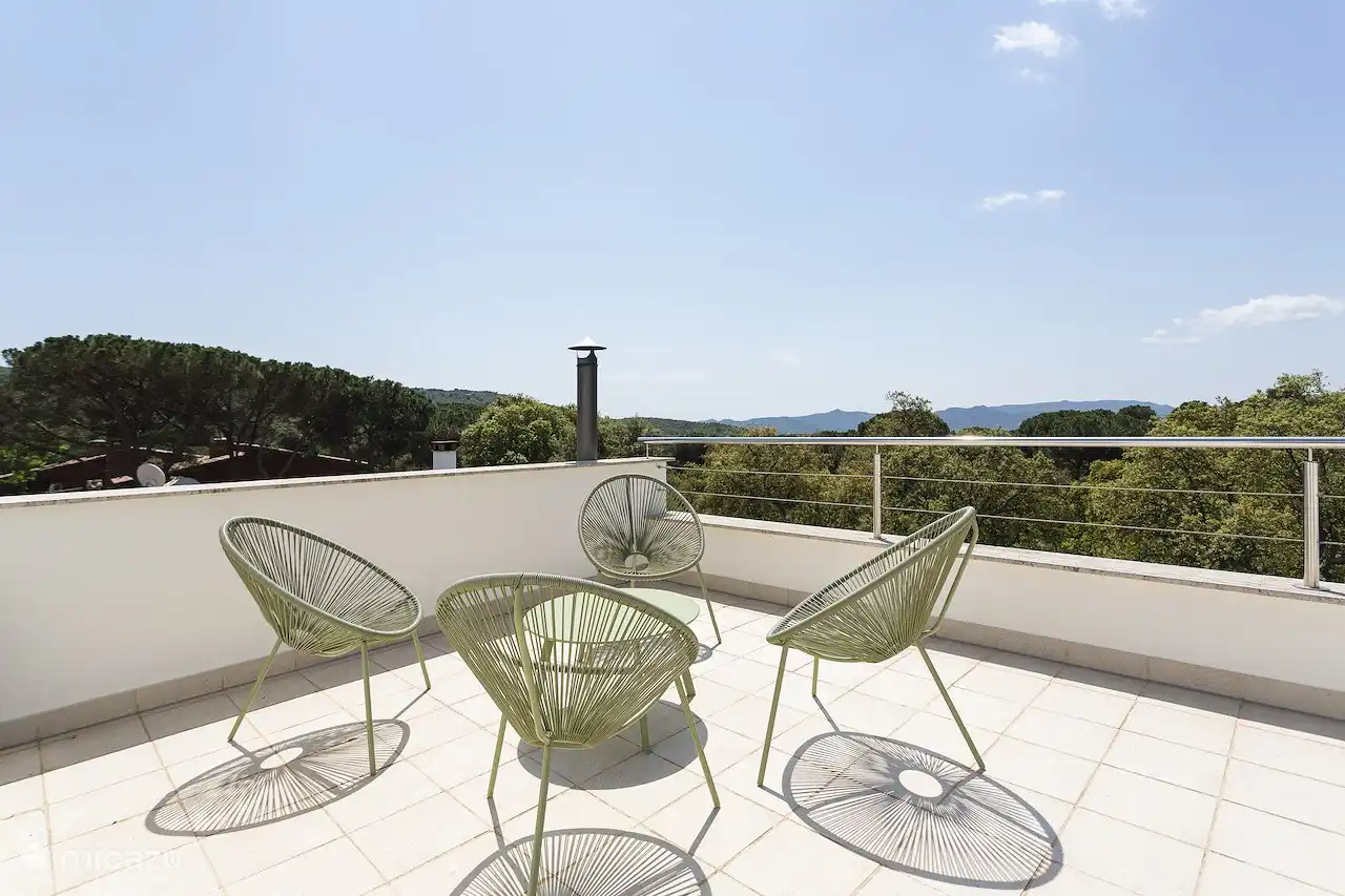 entrée terrasse sur le toit du 1er étage