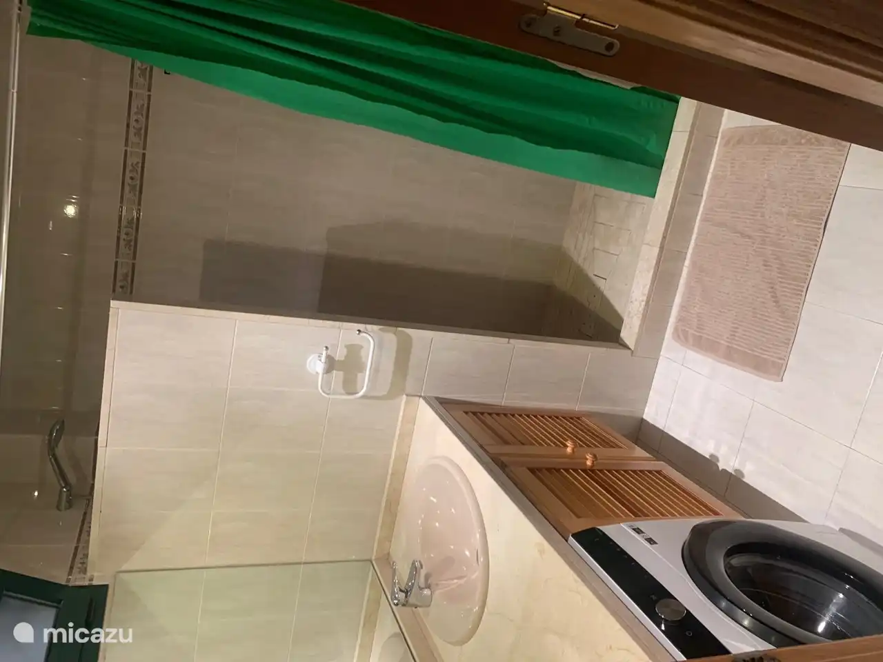 Badezimmer 2 mit Waschmaschine