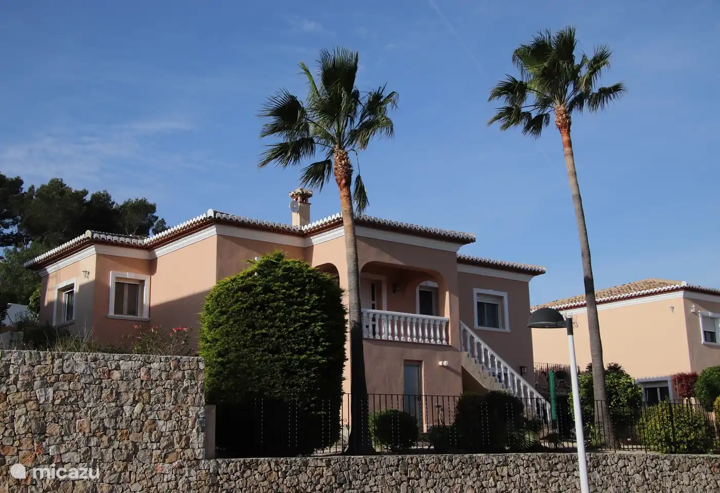 Vorderansicht von Casa Oleandra.