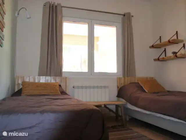 Casa Oleandra en España, Costa Blanca, Moraira - villa En el dormitorio más pequeño hay dos camas individuales (90x200 cm) y esta habitación también tiene armarios empotrados.