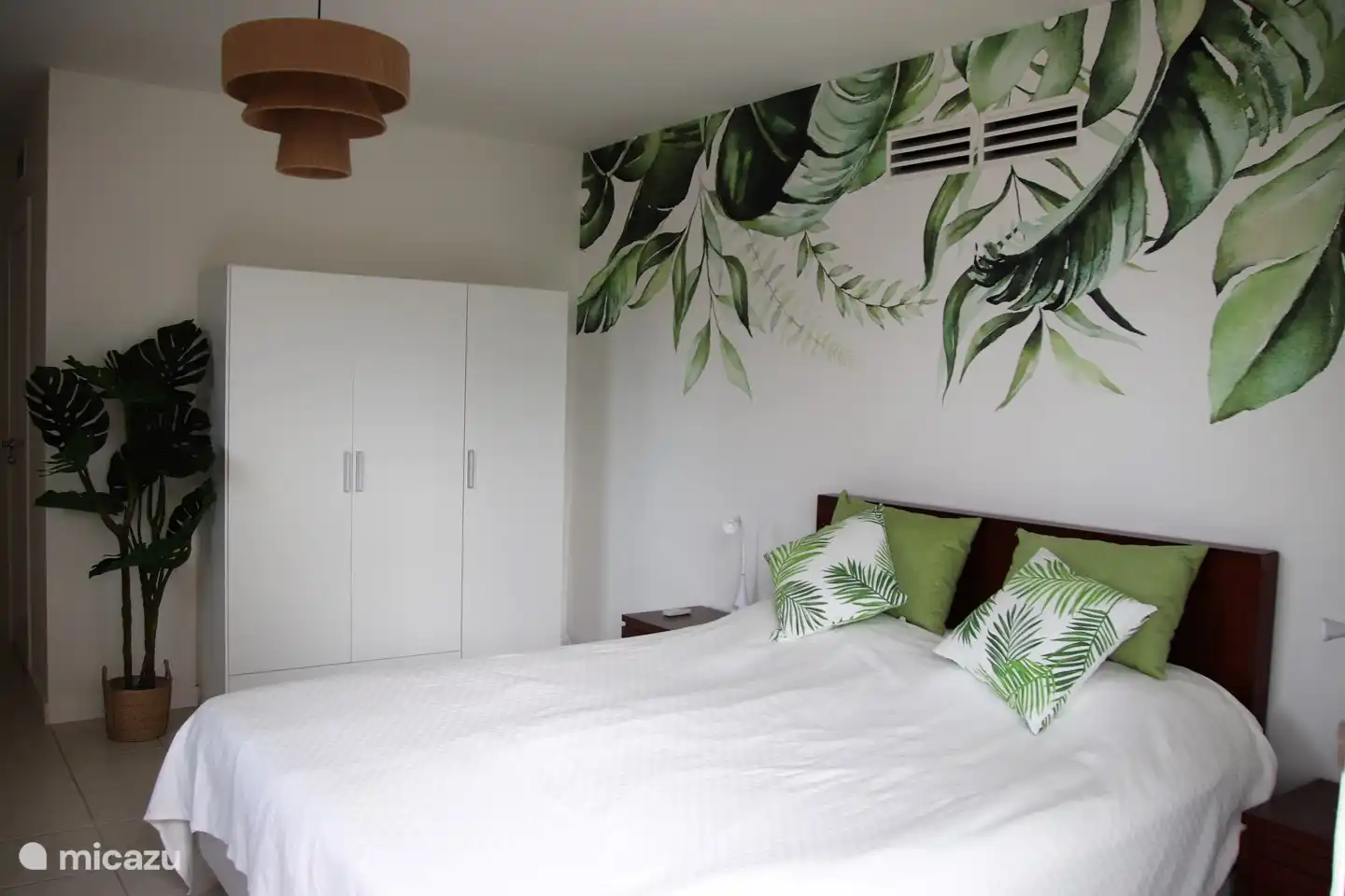 Das 4. Schlafzimmer befindet sich im Untergeschoss. Auch hier ein geräumiges Doppelbett (180x210 cm).