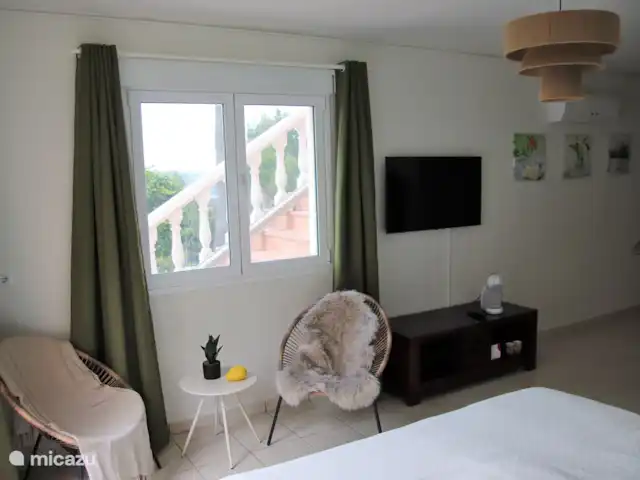 Casa Oleandra en España, Costa Blanca, Moraira - villa Sala de estar con TV y cafetera en el cuarto dormitorio