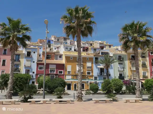 Casa Oleandra en España, Costa Blanca, Moraira - villa Villajoyosa se encuentra justo debajo de Benidorm y tiene un bonito bulevar con buenos restaurantes y una hermosa playa de arena.