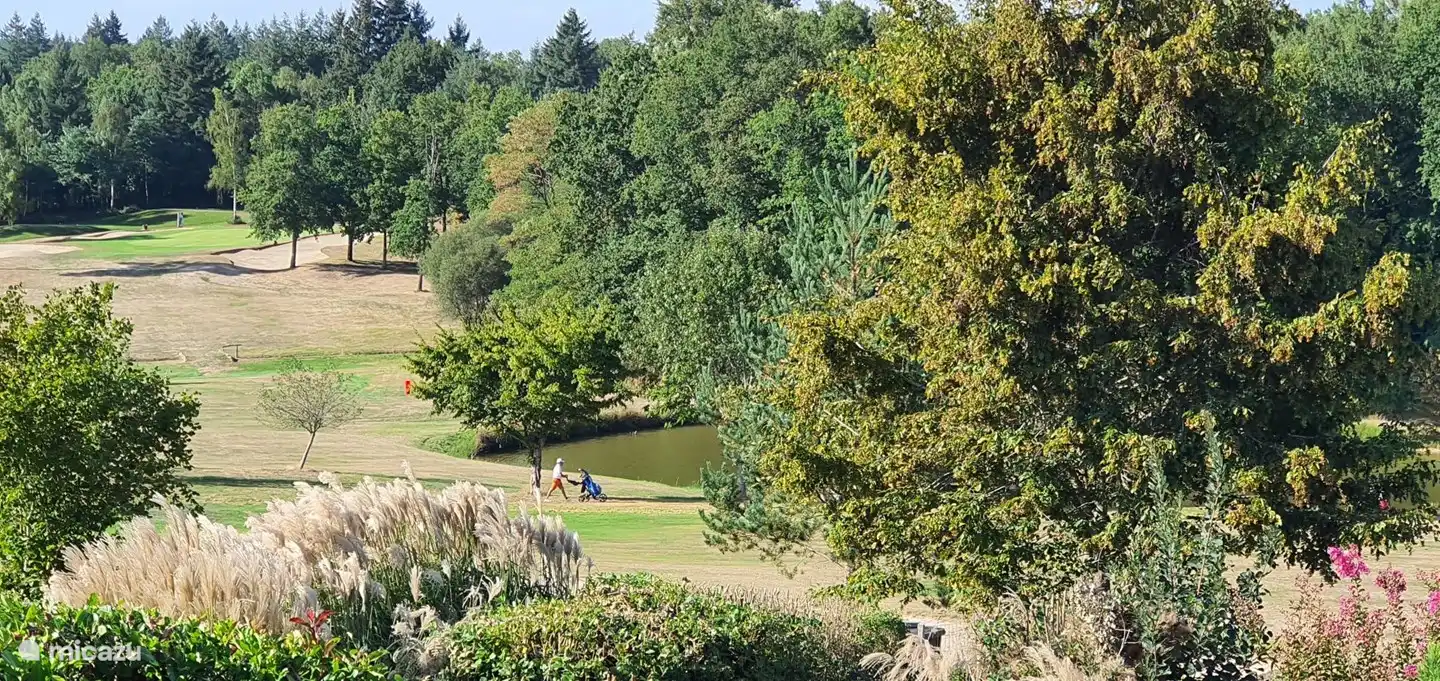 Golf International de la Prèze (Loch 12), Blick von der Terrasse