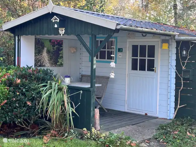 Maison de plain-pied 48 | Pays-Bas, Drenthe, Exloo - bungalow Abri de jardin avec volets ouverts.