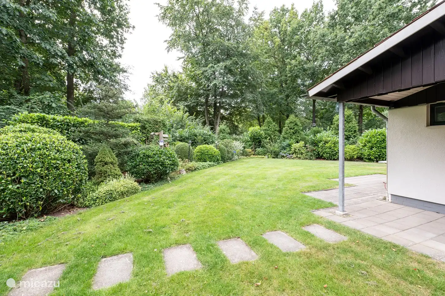 Beautiful garden with lots of privacy