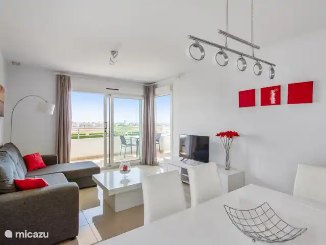 Terrazas de Campoamor huren in Spanje, Costa Blanca, Orihuela Costa - appartement Grote woonkamer, aangesloten televisie, wifi.  Sobere decoratie
