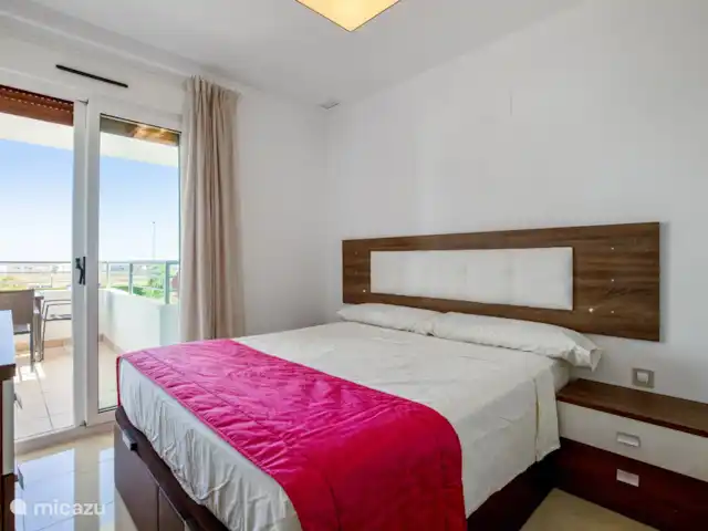 Terrazas de Campoamor huren in Spanje, Costa Blanca, Orihuela Costa - appartement Hoofdslaapkamer met eigen badkamer