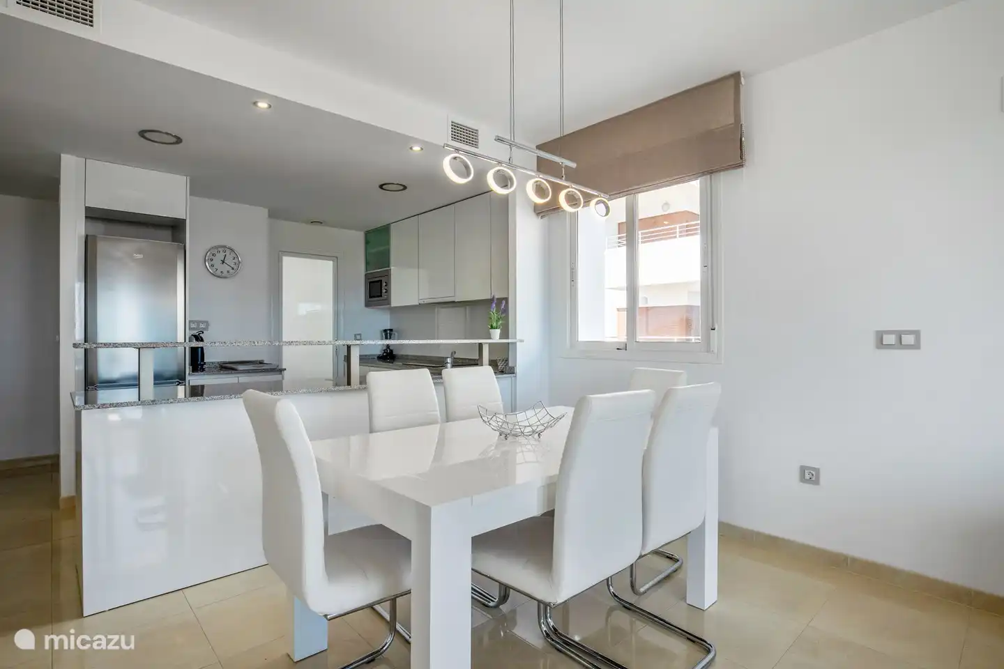 Ausziehbarer Esstisch für 8 Personen