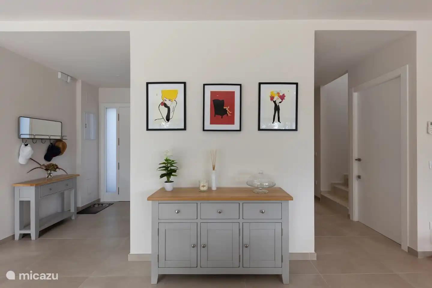 entrée et couloir des chambres