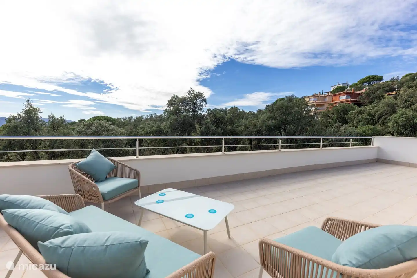 terrasse sur le toit avec vue sur la réserve naturelle