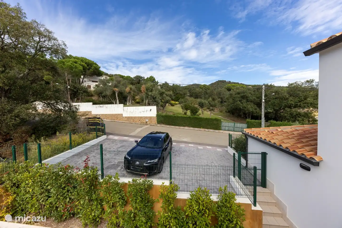 stationnement pour 2 voitures