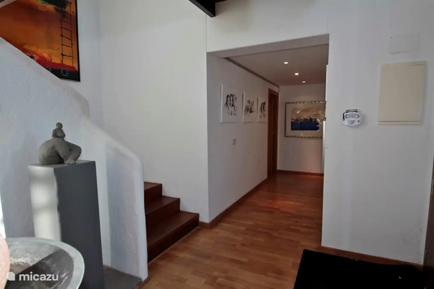 entrance with ground floor, 3 bedrooms, 2 bathrooms