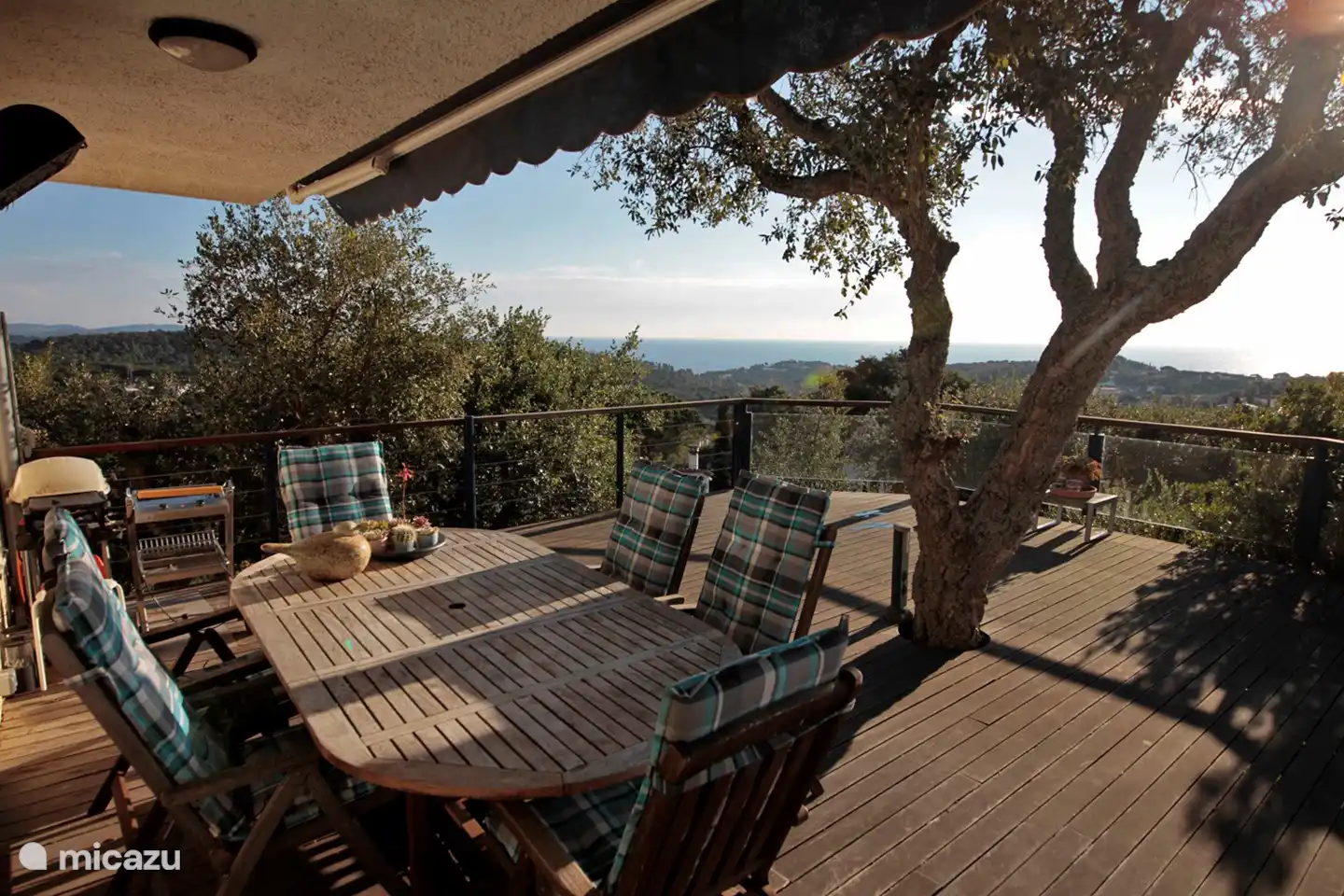 Lovely terrace with a sea view