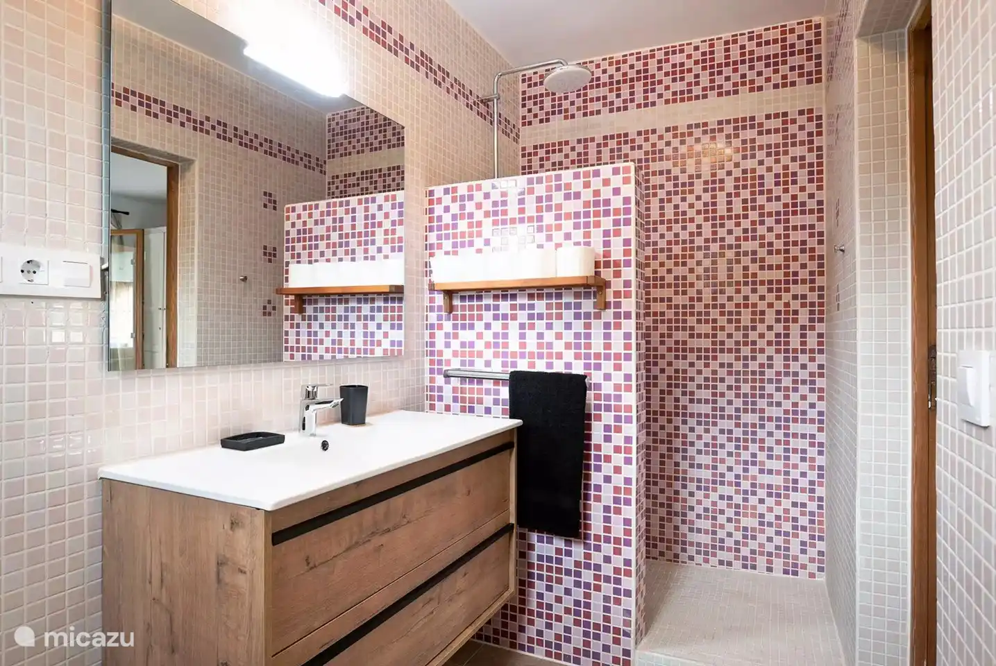 en suite master bed la casa