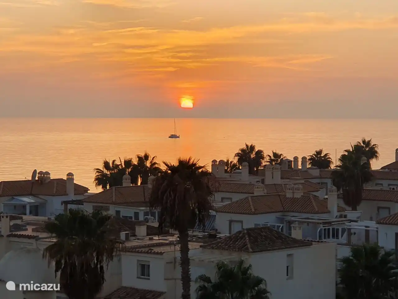 Blick auf den Südbalkon bei Sonnenuntergang