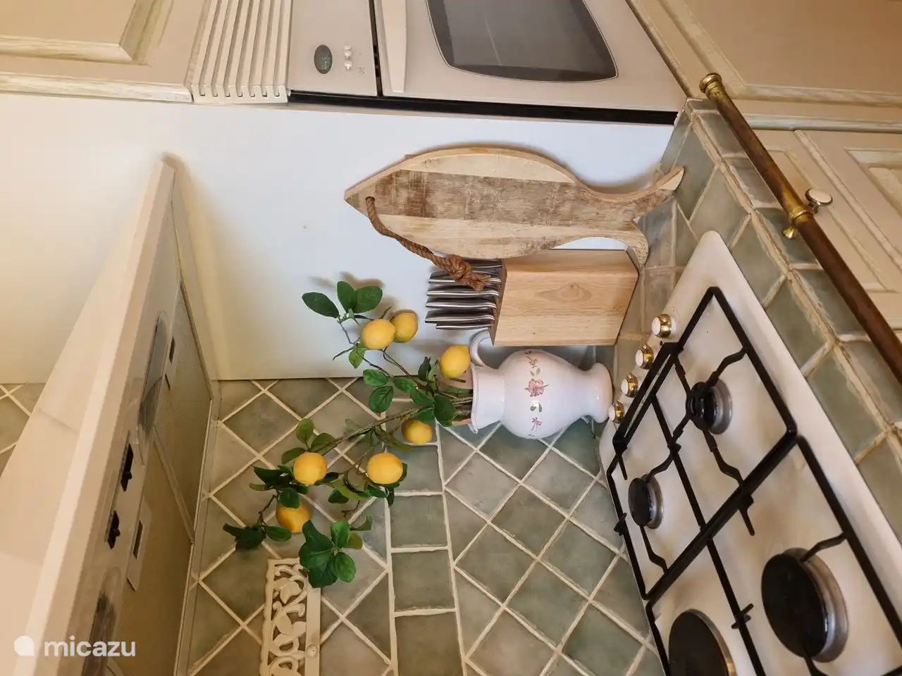 frische Zitronen aus dem Garten