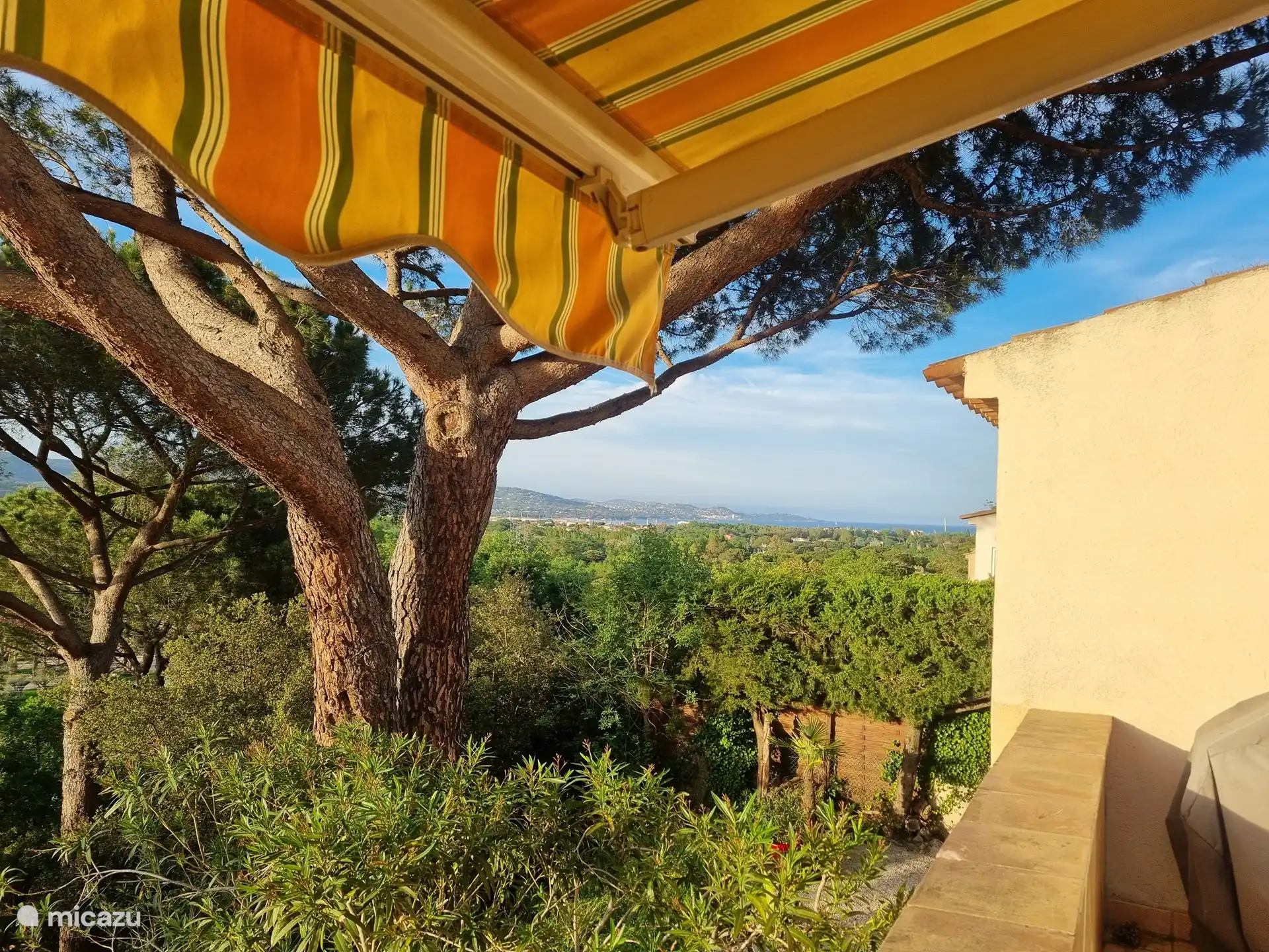 Blick vom Balkon des Wohnzimmers auf das Meer, Port Grimaud, Port Cogolin, Sainte Maxime