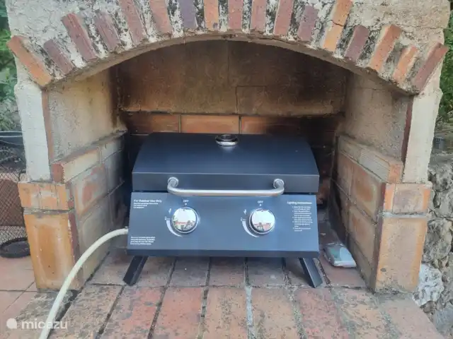 Maison Cocorico vista sin obstáculos en Francia, Costa Azul, Cogolin - casa vacacional Mesa de barbacoa a gas